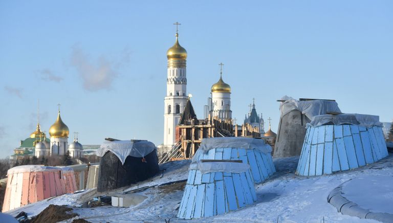 Строительство парка Зарядье в Москве