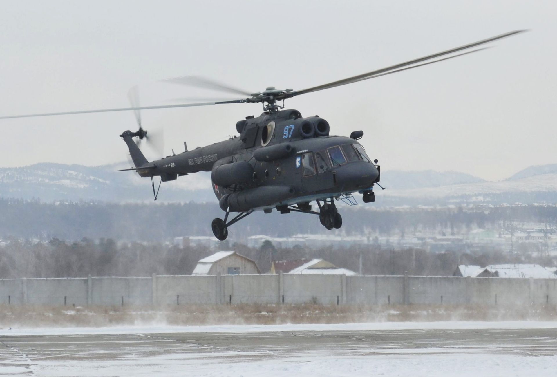 Первый арктический вертолет Ми-8АМТШ-ВА, переданный морской авиации Военно-морского флота России Первый арктический вертолет Ми-8АМТШ-ВА, переданный морской авиации Военно-морского флота России - РИА Новости, 1920, 30.12.2025