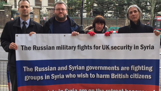 Пикет в поддержку РФ у посольства в Лондоне Пикет в поддержку РФ у посольства в Лондоне