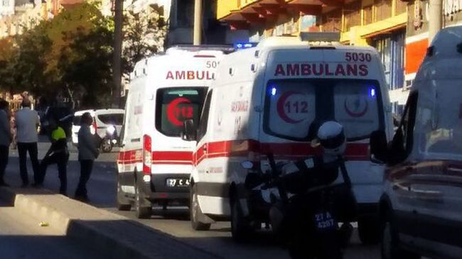Автомобили скорой помощи, Турция. Архивное фото Автомобили скорой помощи, Турция. Архивное фото