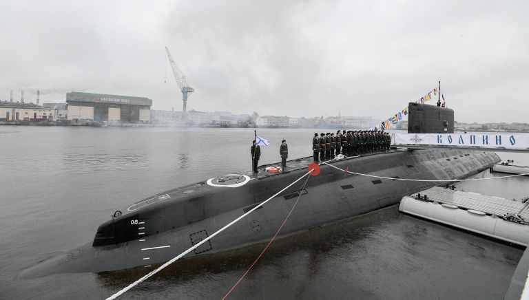 Торжественная церемония передачи подлодки Колпино ВМФ России на пристани АО Адмиралтейские верфи в Санкт-Петербурге Торжественная церемония передачи подлодки Колпино ВМФ России на пристани АО Адмиралтейские верфи в Санкт-Петербурге