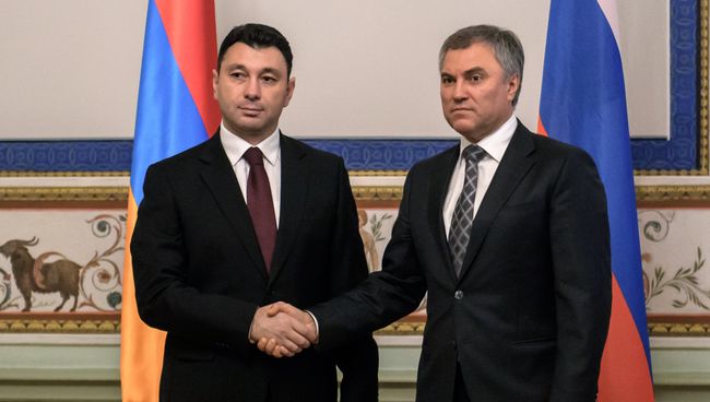 Председатель Госудумы РФ Вячеслав Володин и председатель Национального собрания Армении Эдуард Шармазанов во время встречи в Санкт-Петербурге. 23 ноября 2016 Председатель Госудумы РФ Вячеслав Володин и председатель Национального собрания Армении Эдуард Шармазанов во время встречи в Санкт-Петербурге. 23 ноября 2016