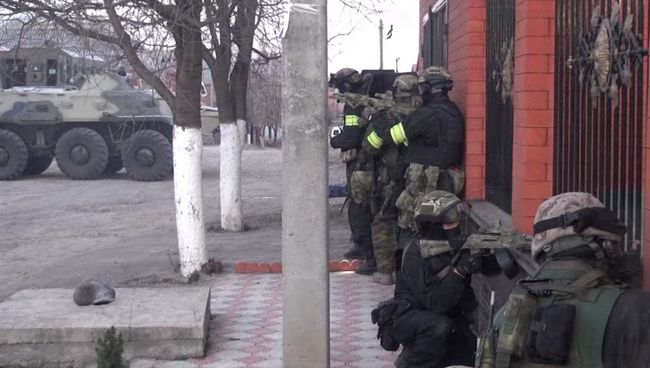 Кадры контртеррористической операции по ликвидации боевиков в Назрани Кадры контртеррористической операции по ликвидации боевиков в Назрани