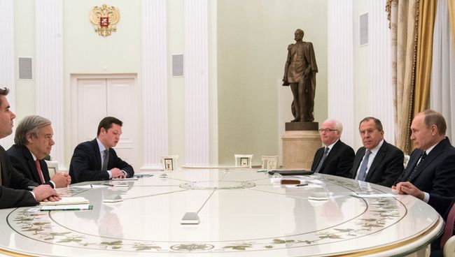 Президент РФ Владимир Путин и избранный Генеральный секретарь ООН Антониу Гутерреш во время встречи в Кремле. 24 ноября 2016