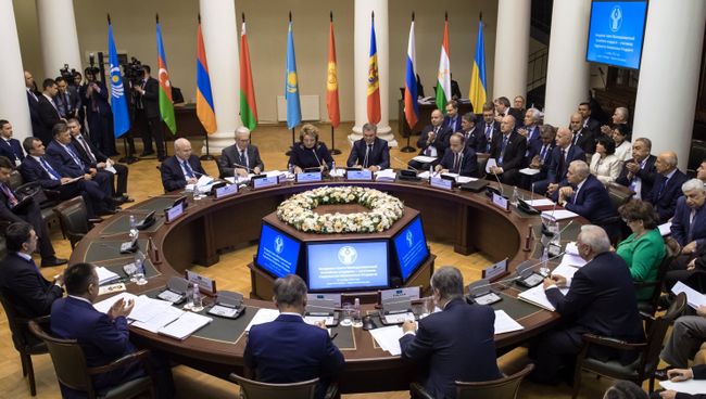 На заседании Совета Межпарламентской ассамблеи государств - участников Содружества Независимых Государств (СНГ) в Санкт-Петербурге. Архивное фото На заседании Совета Межпарламентской ассамблеи государств - участников Содружества Независимых Государств (СНГ) в Санкт-Петербурге. Архивное фото