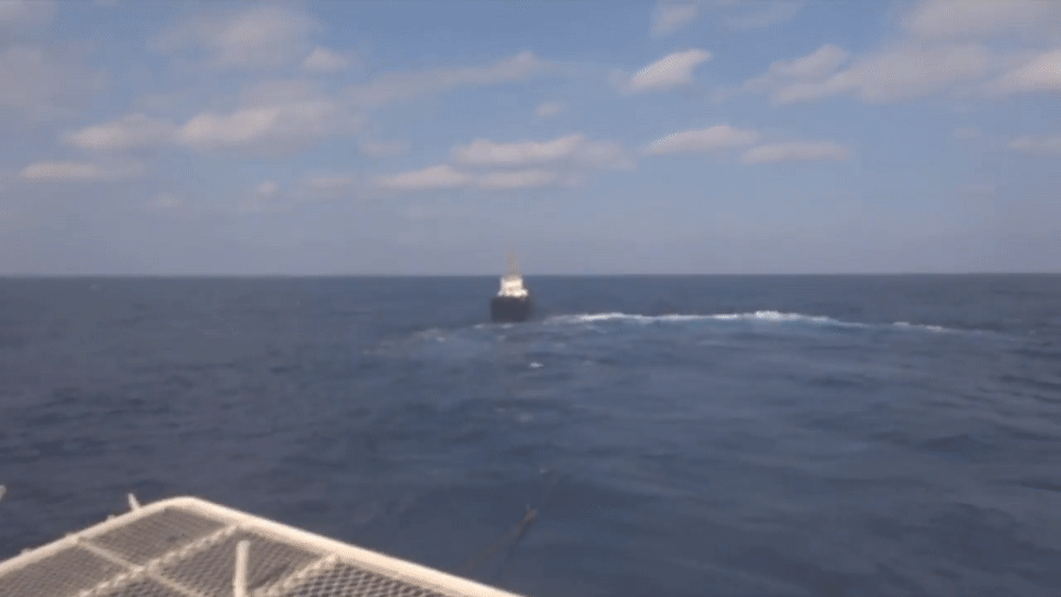 В сети появилось видео спасения украинского судна кораблем «Вице-адмирал Кулаков» В сети появилось видео спасения украинского судна кораблем «Вице-адмирал Кулаков»