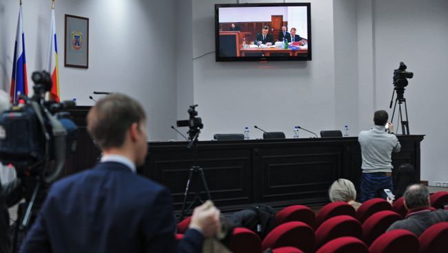 Допрос Виктора Януковича в режиме видеоконференции в качестве свидетеля по делу о беспорядках в Киеве в феврале 2014 года Допрос Виктора Януковича в режиме видеоконференции в качестве свидетеля по делу о беспорядках в Киеве в феврале 2014 года