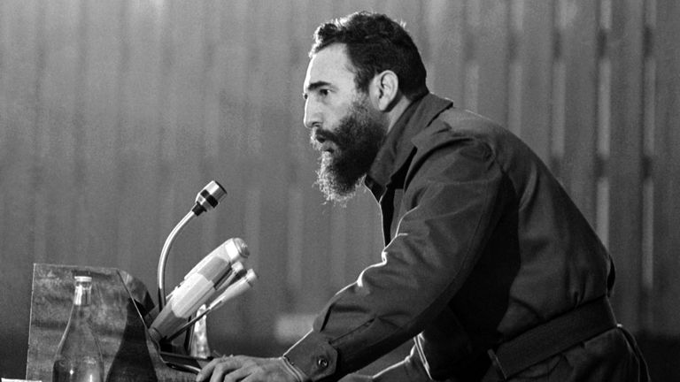 Фидель Кастро выступает на конференции а Алжире. 7 сентября 1973 Фидель Кастро выступает на конференции а Алжире. 7 сентября 1973