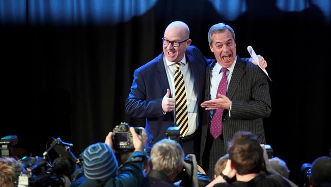 Новый лидер Партии независимости (UKIP) Великобритании Пол Наттолл и Найджел Фарадж. 28 ноября 2016