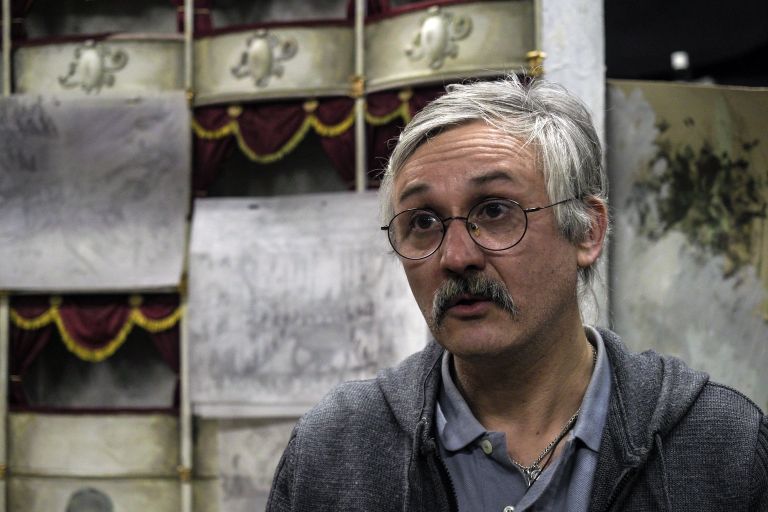 Начальник мастерских кукольного объединения Юрий Аксёнов в киностудии Союзмультфильм Начальник мастерских кукольного объединения Юрий Аксёнов в киностудии Союзмультфильм