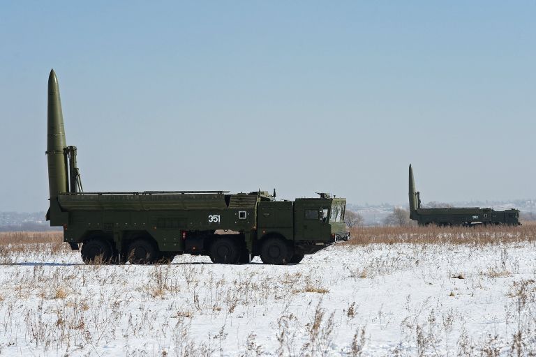 Оперативно-тактические ракетные комплексы Искандер-М Оперативно-тактические ракетные комплексы Искандер-М