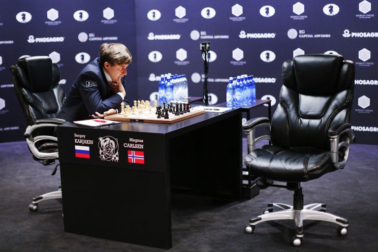 Гроссмейстер Сергей Карякин на чемпионе мира по шахматам в Нью-Йорке Гроссмейстер Сергей Карякин на чемпионе мира по шахматам в Нью-Йорке
