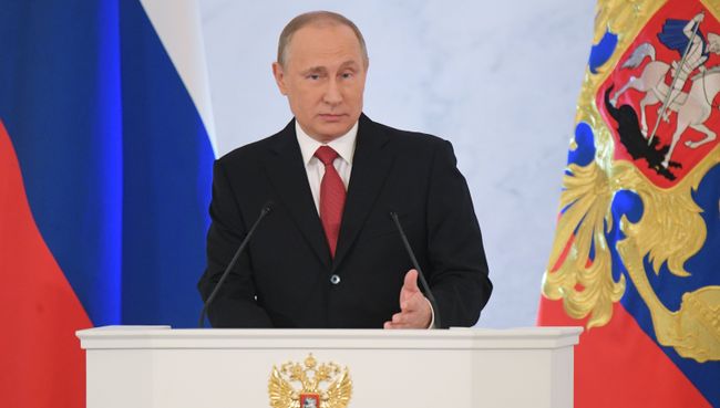 Президент РФ Владимир Путин выступает с ежегодным посланием Федеральному Собранию в Георгиевском зале Кремля. 1 декабря 2016 Президент РФ Владимир Путин выступает с ежегодным посланием Федеральному Собранию в Георгиевском зале Кремля. 1 декабря 2016