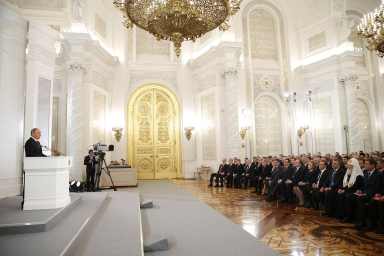 Президент РФ Владимир Путин выступает с ежегодным посланием Федеральному Собранию в Георгиевском зале Кремля. 1 декабря 2016 Президент РФ Владимир Путин выступает с ежегодным посланием Федеральному Собранию в Георгиевском зале Кремля. 1 декабря 2016