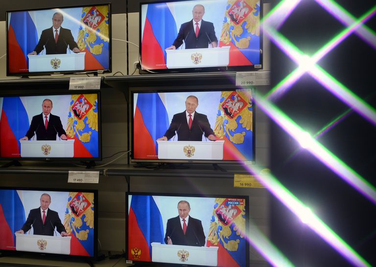 Трансляция ежегодного послания Владимира Путина Федеральному собранию