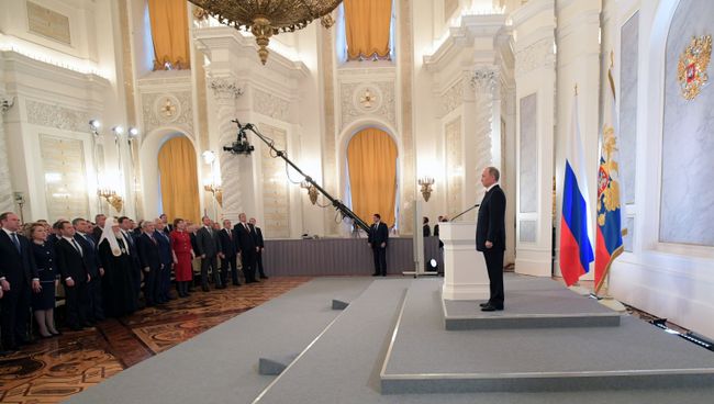 Президент РФ Владимир Путин выступает с ежегодным посланием Федеральному Собранию в Георгиевском зале Кремля. 1 декабря 2016 Президент РФ Владимир Путин выступает с ежегодным посланием Федеральному Собранию в Георгиевском зале Кремля. 1 декабря 2016