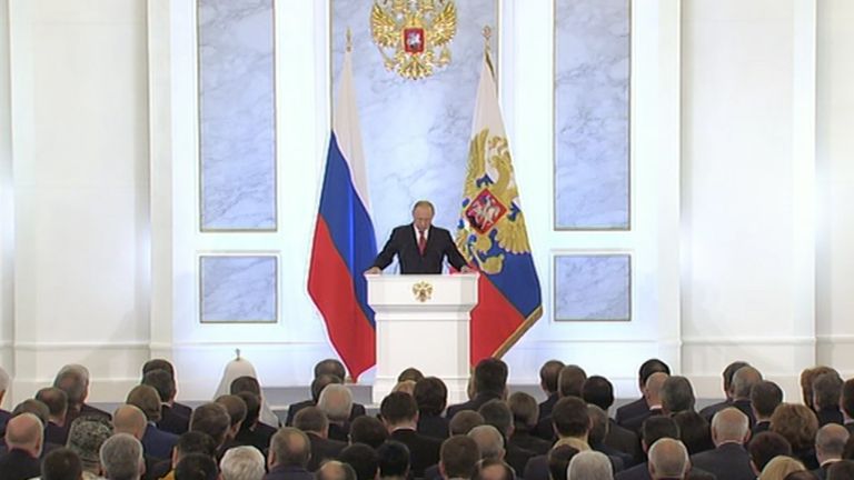 Обязательно преодолеем - Путин о проблемах РФ