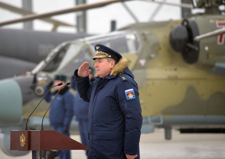 Командующий 4 армией ПВО и ВВС, генерал-лейтенант Виктор Севастьянов на торжественной церемонии передачи новых ударных вертолетов Ка-52 Аллигатор личному составу вертолетного полка ЮВО в Краснодарском крае Командующий 4 армией ПВО и ВВС, генерал-лейтенант Виктор Севастьянов на торжественной церемонии передачи новых ударных вертолетов Ка-52 Аллигатор личному составу вертолетного полка ЮВО в Краснодарском крае