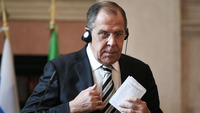 Министр иностранных дел РФ Сергей Лавров на пресс-конференции по результатам переговоров с главой МИД Италии Паоло Джентилони. 2 декабря 2016 Министр иностранных дел РФ Сергей Лавров на пресс-конференции по результатам переговоров с главой МИД Италии Паоло Джентилони. 2 декабря 2016
