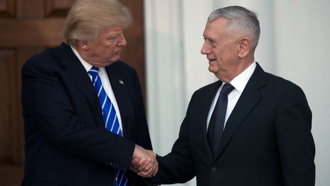 Избранный президент США Дональд Трамп и шеф Пентагона Джеймс Маттис. Архивное фото Избранный президент США Дональд Трамп и шеф Пентагона Джеймс Маттис. Архивное фото