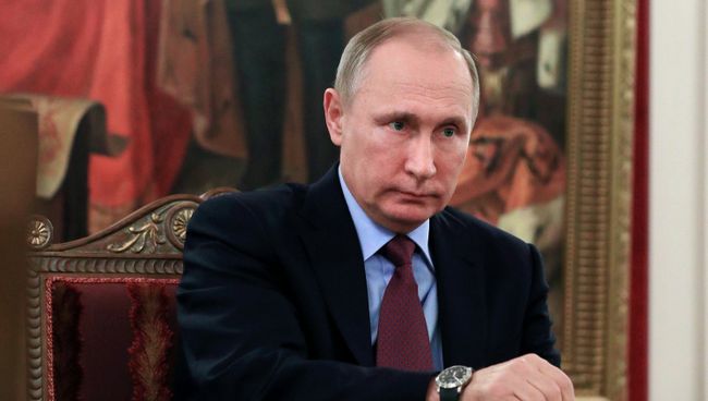 Президент РФ Владимир Путин во время встречи с министром иностранных дел Японии Фумио Кисиду в Санкт-Петербурге. 2 декабря 2016 Президент РФ Владимир Путин во время встречи с министром иностранных дел Японии Фумио Кисиду в Санкт-Петербурге. 2 декабря 2016