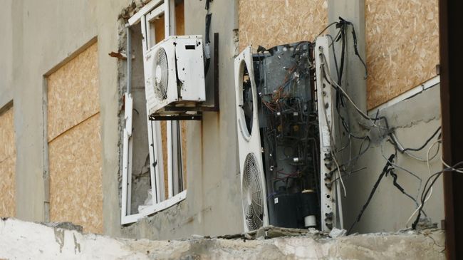 Последствия обстрела Донецкой фильтровальной станции. Архивное фото Последствия обстрела Донецкой фильтровальной станции. Архивное фото