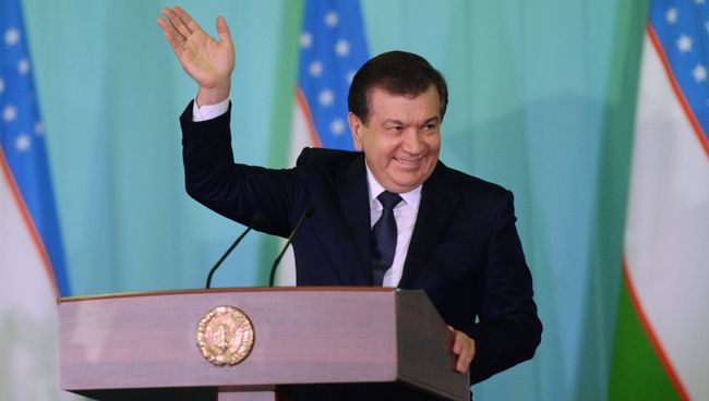 Премьер-министр и временно исполняющий обязанности президента Узбекистана Шавкат Мирзиеев, победивший на выборах президента Узбекистана. Архивное фото Премьер-министр и временно исполняющий обязанности президента Узбекистана Шавкат Мирзиеев, победивший на выборах президента Узбекистана. Архивное фото