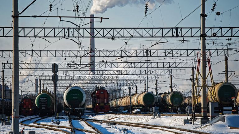 Цистерны с нефтепродуктами на станции Комбинатская Западно-Сибирской железной дороги Цистерны с нефтепродуктами на станции Комбинатская Западно-Сибирской железной дороги