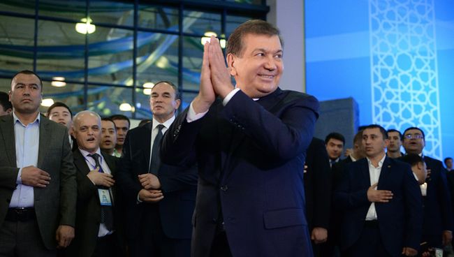 Премьер-министр и временно исполняющий обязанности президента Узбекистана Шавкат Мирзиеев, победивший на выборах президента Узбекистана Премьер-министр и временно исполняющий обязанности президента Узбекистана Шавкат Мирзиеев, победивший на выборах президента Узбекистана