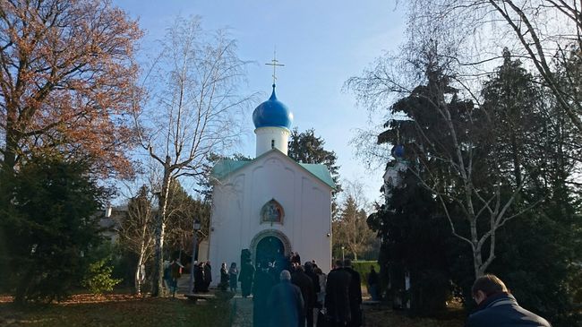 Православный храм на кладбище Сен-Женевьев-де-Буа под Парижем