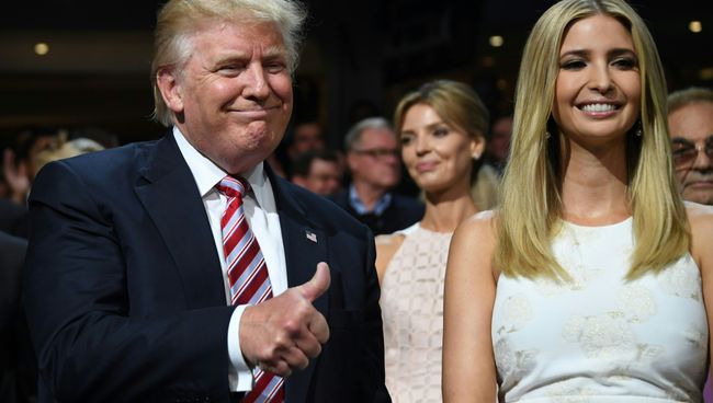 Иванка Трамп и ее отец Дональд Трамп. Архивное фото Иванка Трамп и ее отец Дональд Трамп. Архивное фото
