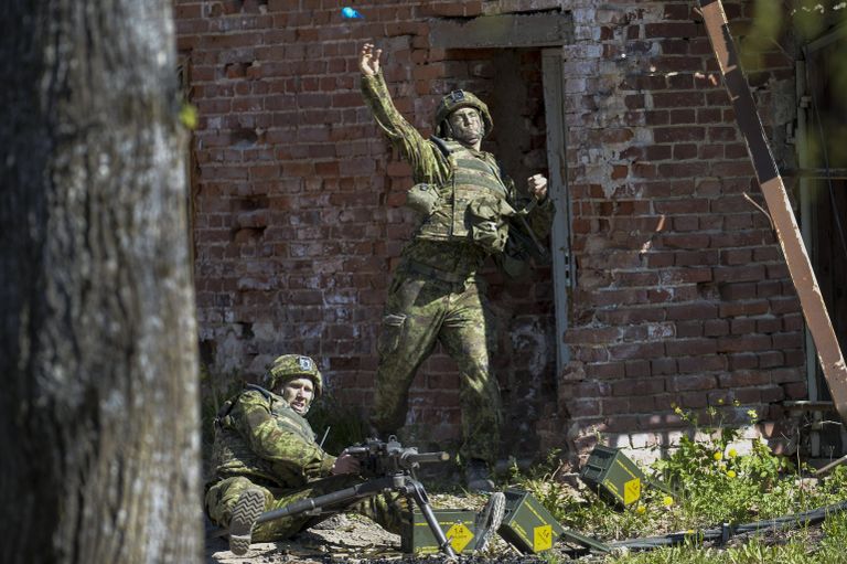 Силы обороны Эстонии во время военных учений Весенний шторм Силы обороны Эстонии во время военных учений Весенний шторм