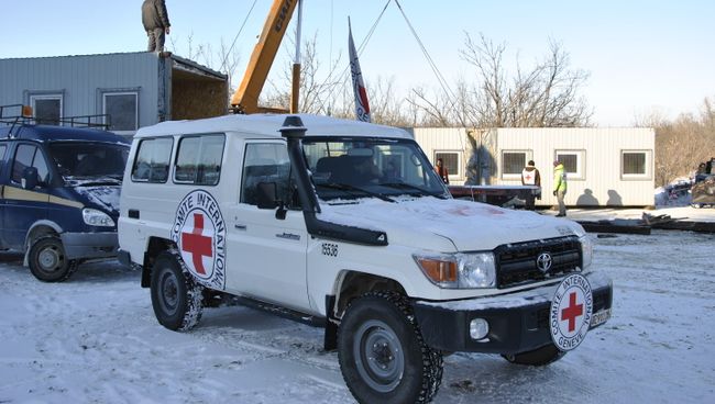 Установка пункта обогрева на КПП Станица Луганская в ЛНР. Архивное фото Установка пункта обогрева на КПП Станица Луганская в ЛНР. Архивное фото