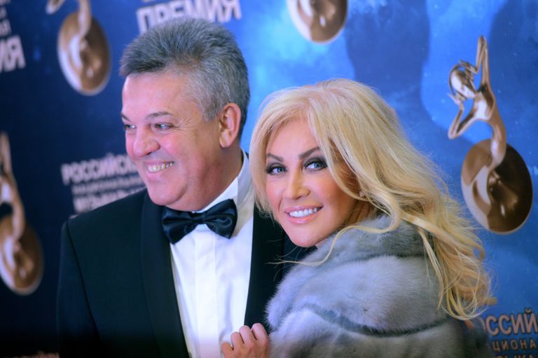 Певица Таисия Повалий и ее супруг, продюсер Игорь Лихута на церемонии вручения Российской национальной музыкальной премии в Кремле Певица Таисия Повалий и ее супруг, продюсер Игорь Лихута на церемонии вручения Российской национальной музыкальной премии в Кремле