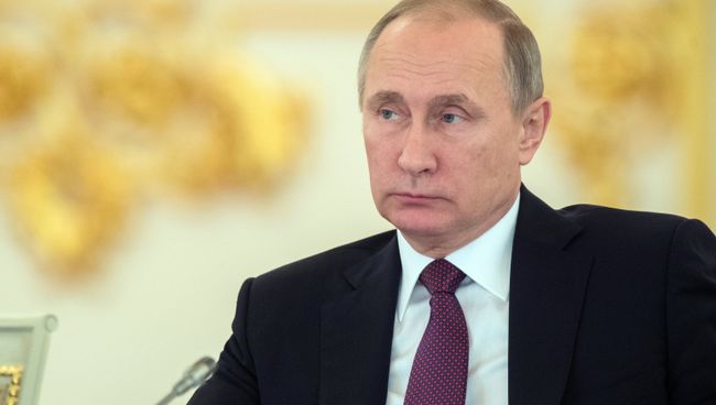 Президент РФ Владимир Путин во время заседания Совета по развитию гражданского общества и правам человека. 8 декабря 2016 Президент РФ Владимир Путин во время заседания Совета по развитию гражданского общества и правам человека. 8 декабря 2016