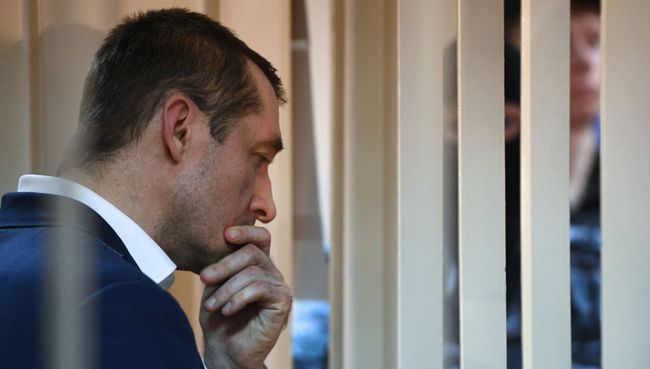 Врио начальника управления Т антикоррупционного главка (ГУЭБиПК) МВД России Дмитрий Захарченко в Пресненском суде города Москвы. Архивное фото Врио начальника управления Т антикоррупционного главка (ГУЭБиПК) МВД России Дмитрий Захарченко в Пресненском суде города Москвы. Архивное фото
