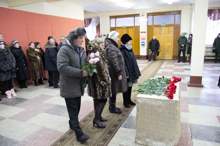 На церемонии прощания с погибшими в Сирии медсестрами в войсковой части Биробиджана На церемонии прощания с погибшими в Сирии медсестрами в войсковой части Биробиджана