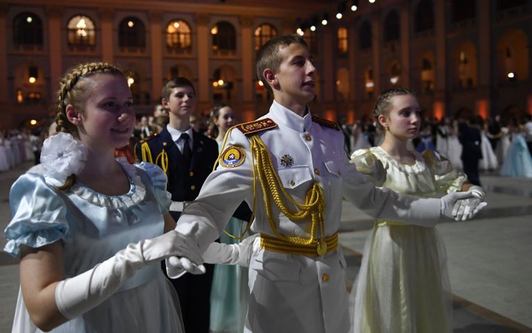 Участники Международного Кремлевского кадетского бала в Гостином дворе в Москве Участники Международного Кремлевского кадетского бала в Гостином дворе в Москве