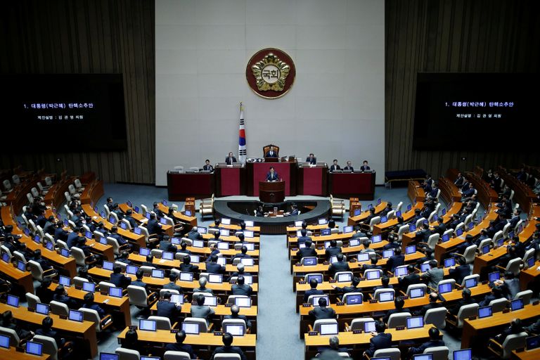 Голосование в парламенте Южной Кореи по вопросу импичмента президенту Пак Кын Хе Голосование в парламенте Южной Кореи по вопросу импичмента президенту Пак Кын Хе