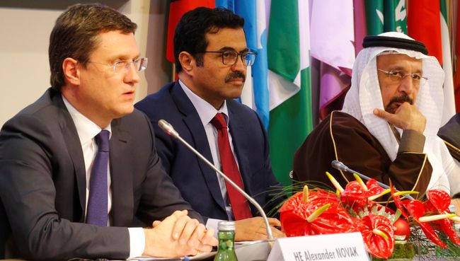 Александр Новак на переговорах между нефтедобывающими странами в Вене