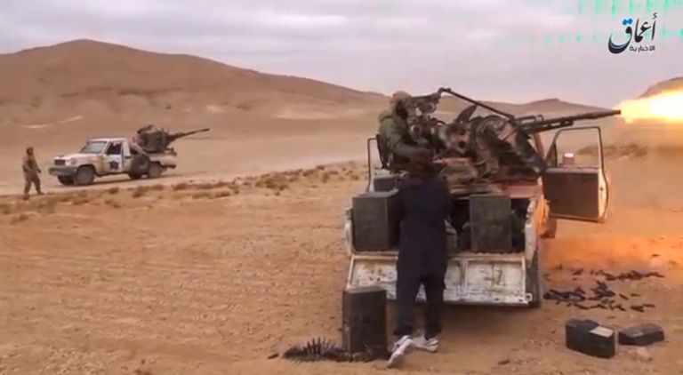 Боевики террористической группировки Исламское государство (ИГ, запрещена в России) в районе Пальмиры. 10 декабря 2016 Боевики террористической группировки Исламское государство (ИГ, запрещена в России) в районе Пальмиры. 10 декабря 2016