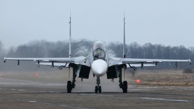 Многоцелевой истребитель СУ-30СМ. Архивное фото Многоцелевой истребитель СУ-30СМ. Архивное фото