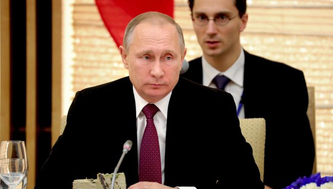 Президент РФ Владимир Путин во время российско-японских переговоров в Токио. 16 декабря 2016 Президент РФ Владимир Путин во время российско-японских переговоров в Токио. 16 декабря 2016