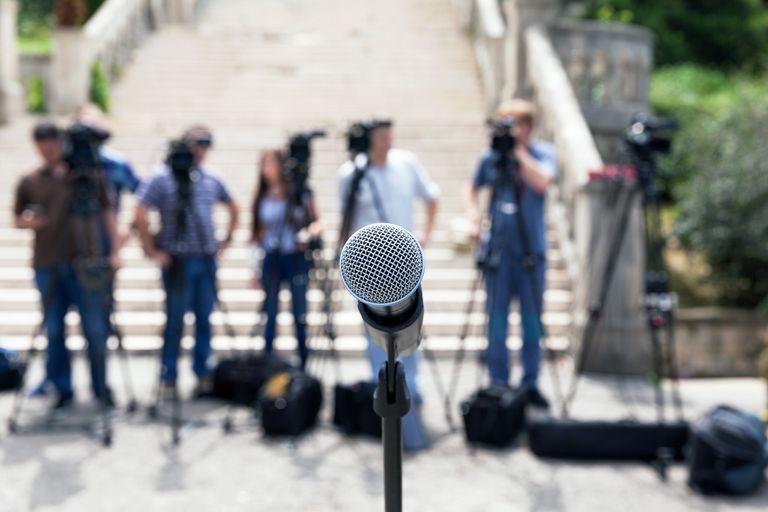 Журналисты перед началом пресс-конференции