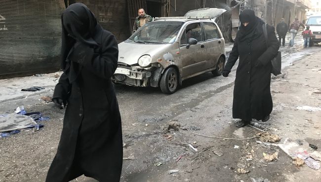 Жители Алеппо возвращаются в освобожденных кварталы города Жители Алеппо возвращаются в освобожденных кварталы города