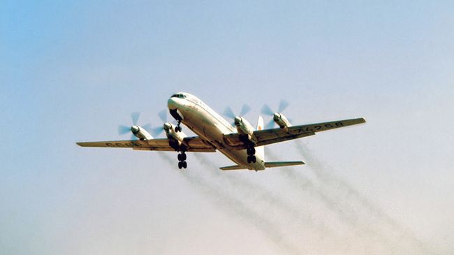 Cамолёт Ил-18. Архивное фото Cамолёт Ил-18. Архивное фото