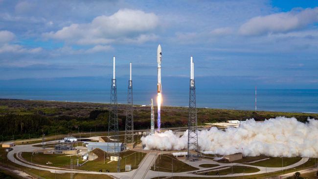 Старт ракеты Atlas V со спутником вооруженных сил США с мыса Канаверал, штат Флорида. Архивное фото Старт ракеты Atlas V со спутником вооруженных сил США с мыса Канаверал, штат Флорида. Архивное фото
