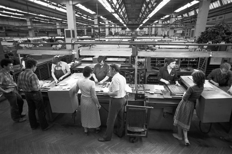Типография газеты Комсомольская правда. В наборном цехе. 1984 год 