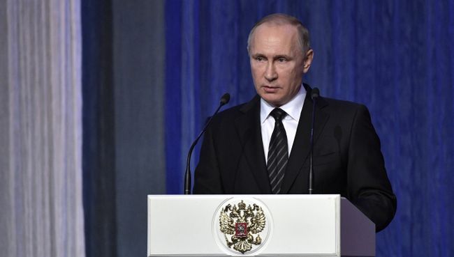Президент России Владимир Путин выступает на торжественном вечере, посвященном Дню работника органов государственной безопасности. 20 декабря 2016