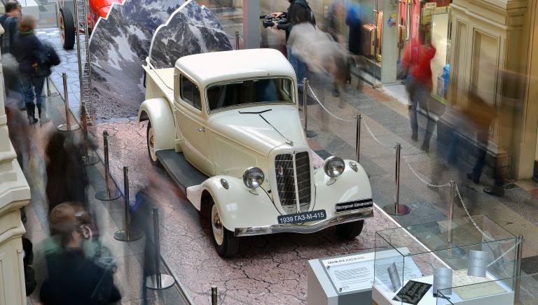 Автомобиль ГАЗ-М-415 на выставке Герои своего времени Автомобиль ГАЗ-М-415 на выставке Герои своего времени
